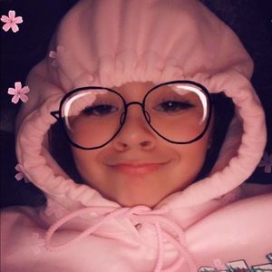 Meet your Posher, Noelia